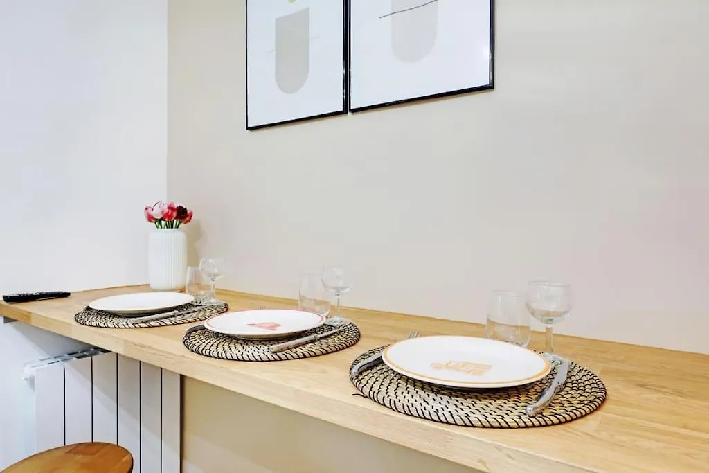 Charming Appartements For 4 People - Le Marais-1